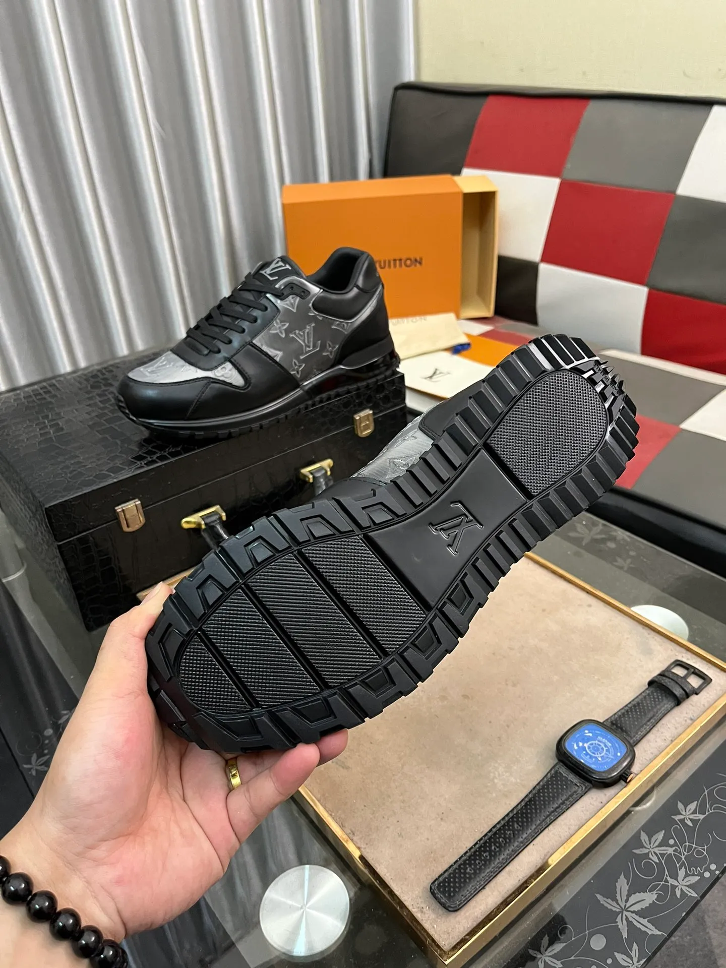 Men's shoes 💰540⌚️⌚️LV Louis Vuitton. The latest fashionable casual shoes are popular in physical stores. New spring and summer comfortable imported custom original cowhide, unique jacquard fabric element design. With sheepskin lining, Lv original base, [sun][sun] high-end packaging and high quality💪Details determine quality, code number 38-44